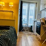 Apartment In The Middle Of Paris