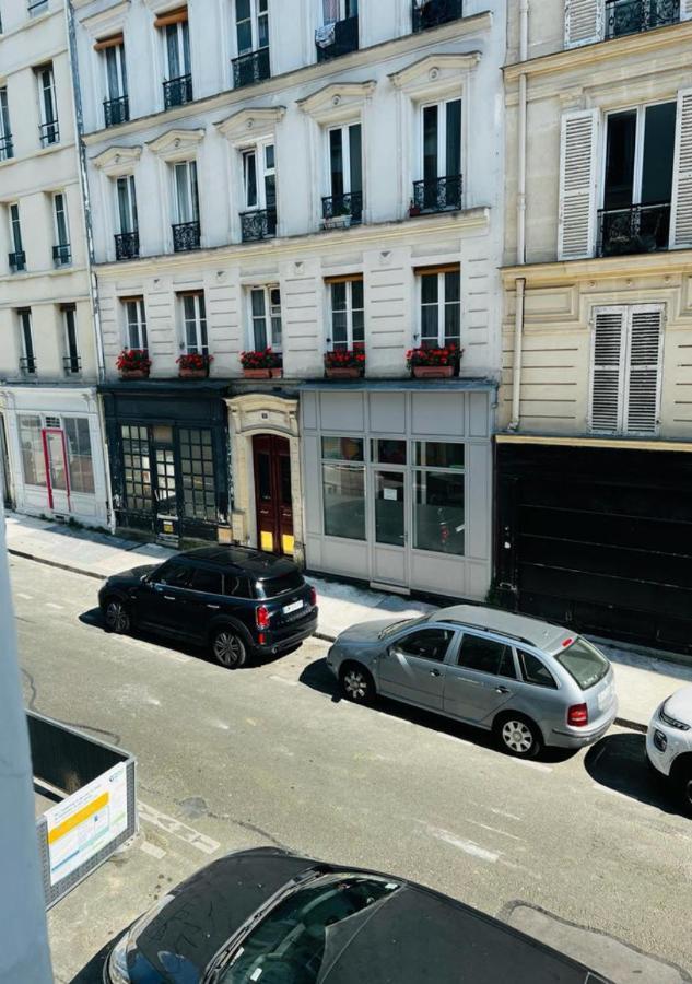 Apartment In The Middle Of